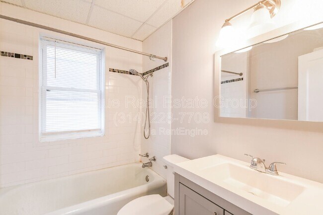 Building Photo - 753 Leland Ave