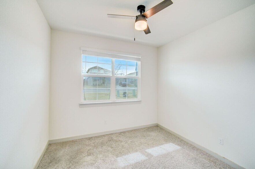 Building Photo - 131 Big Sandy Creek Dr