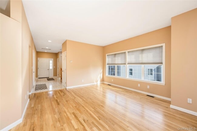 Building Photo - 1476 Iroquois St