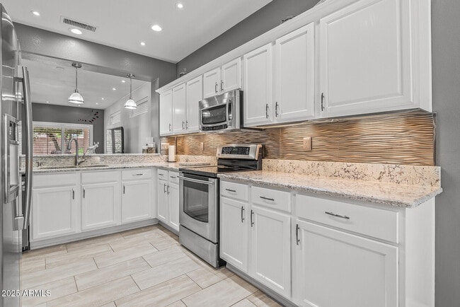 Building Photo - 16232 W Montoya Dr