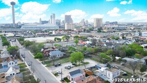 Building Photo - 325 Montana St