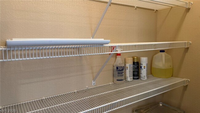 Building Photo - 6451 Parrot Ridge Ct