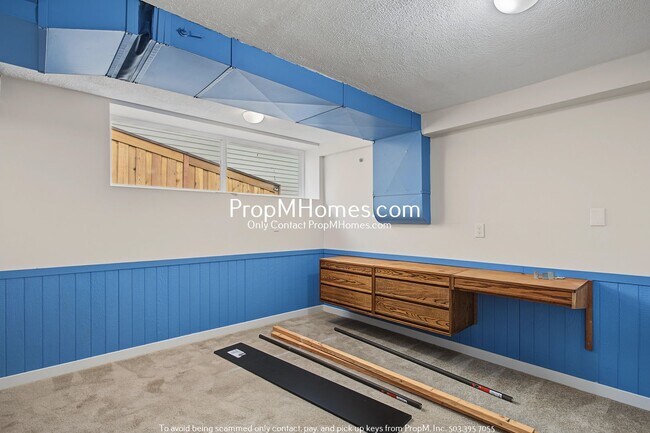 Building Photo - 8271 SW 184th Ave