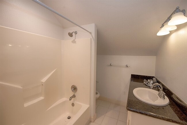 Building Photo - 2293 E Bayshore Dr