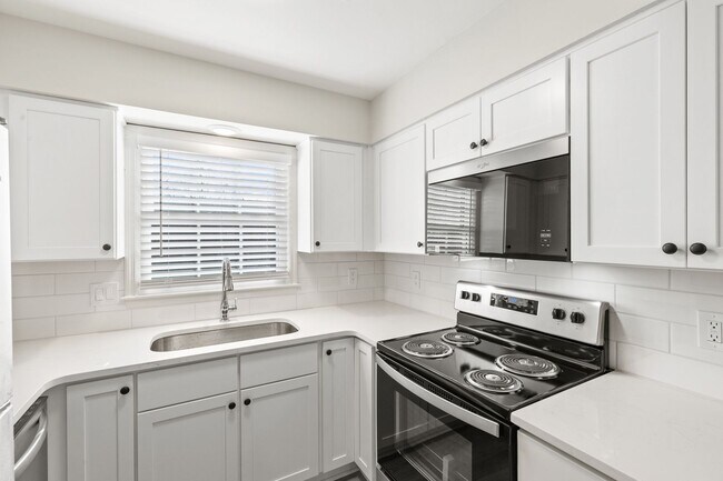 Building Photo - 187 S Eagle Creek Dr