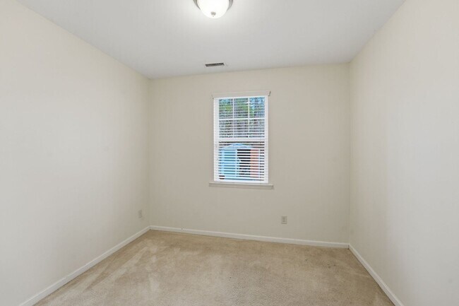 Building Photo - 409 Walsenburg Dr