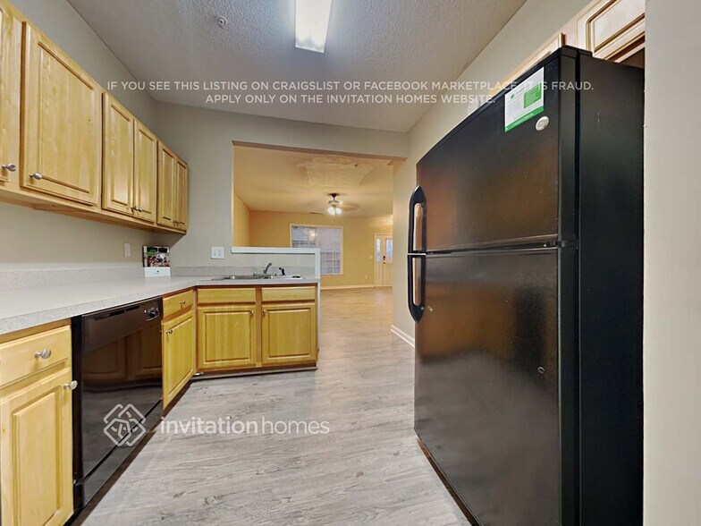 Building Photo - 151 Riverstone Commons Cir