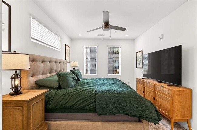 Building Photo - 377 Grant Cir SE