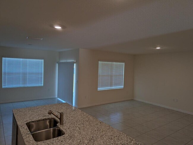 Building Photo - 1339 Lawndale Ct