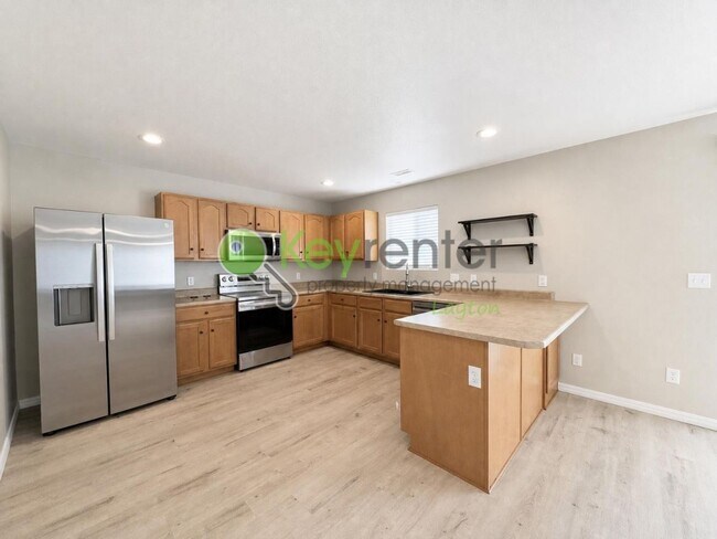 Building Photo - 374 Wellington Dr