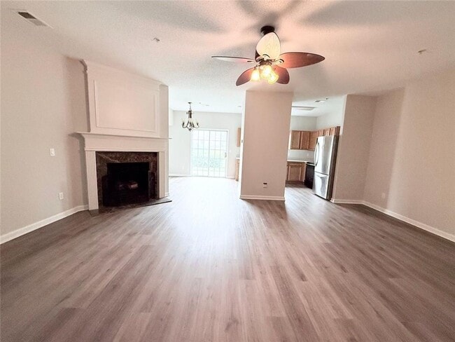 Building Photo - 259 Azalea Cir