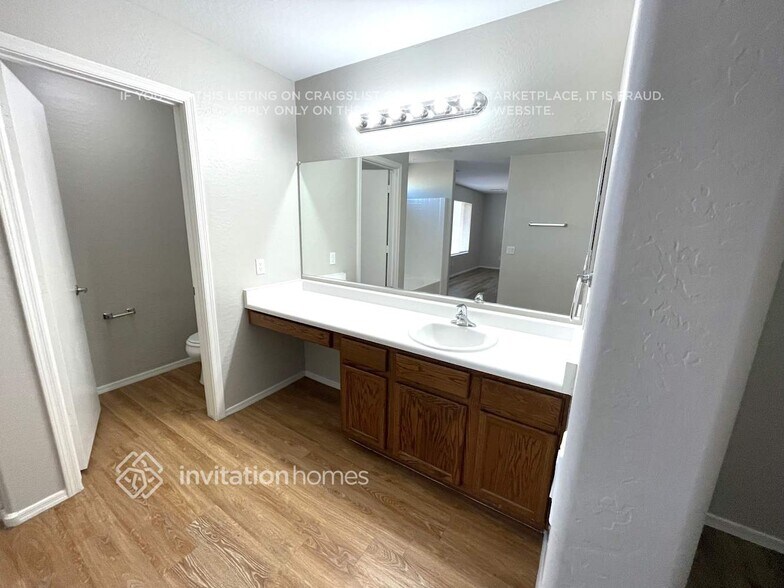 Building Photo - 23440 W Mohave St