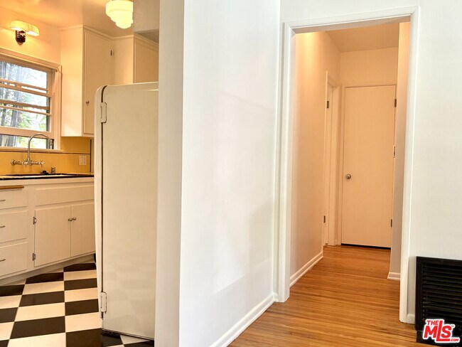 Building Photo - 1325 Washington Ave