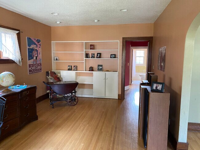 living room - 1343 6th St S