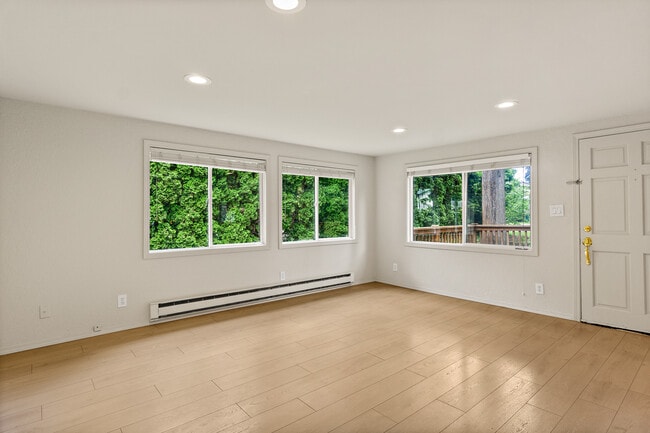 Building Photo - 8005 NE 143rd St