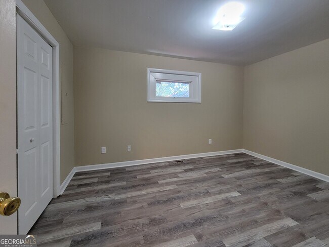 Building Photo - 357 Emily Cir