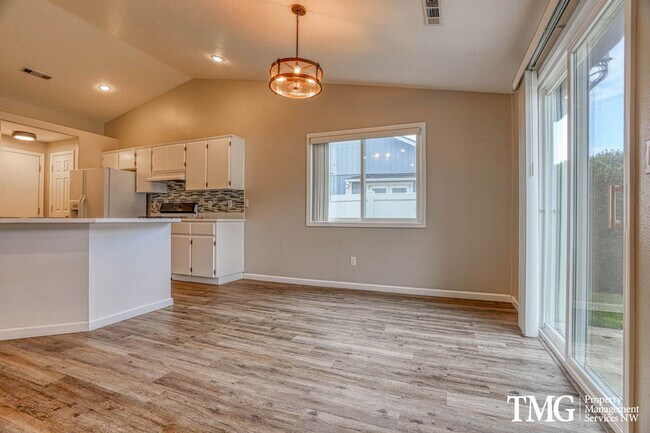 Building Photo - Charming Ranch in Desirable East County with Private Fenced Yard