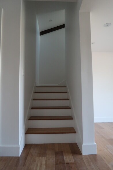 Building Photo - 3942 Murietta Ave