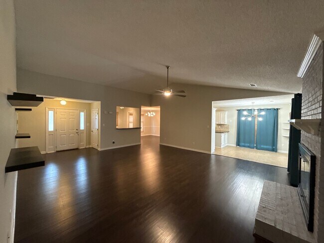 Building Photo - T.R. Lawing Realty Property