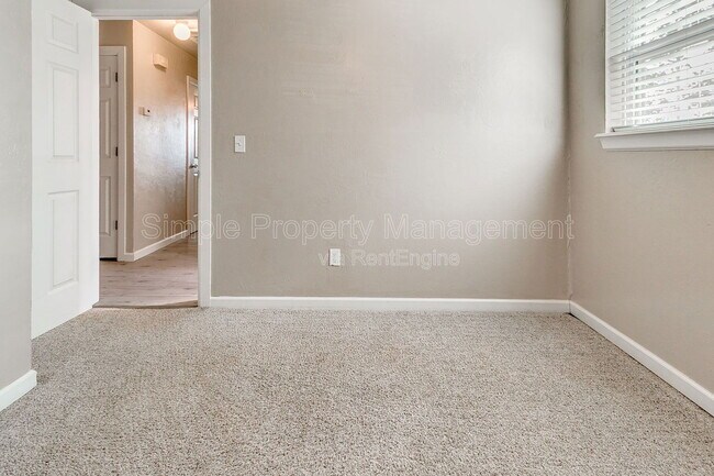 Building Photo - 120 N Ranchwood Blvd