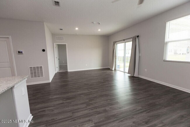 Building Photo - 14655 Macadamia Ln