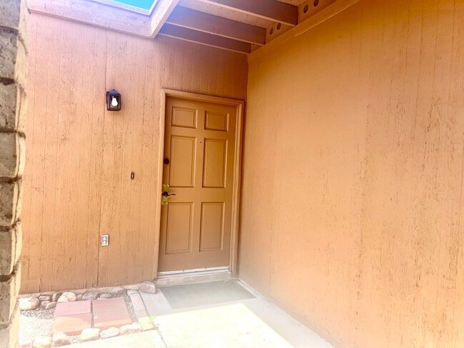 Building Photo - Located Close to School
