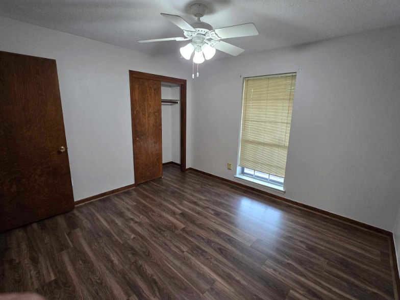 Building Photo - 4910 Crepe Myrtle Ln