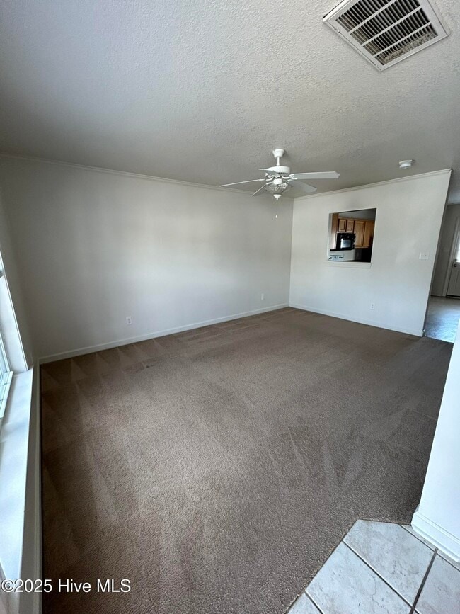 Building Photo - 211 Bridgewood Dr