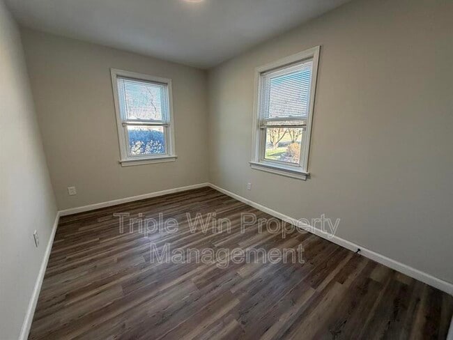 Building Photo - 17 St Genevieve Ct