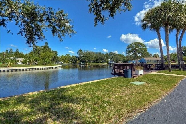 Building Photo - 9105 Tudor Dr