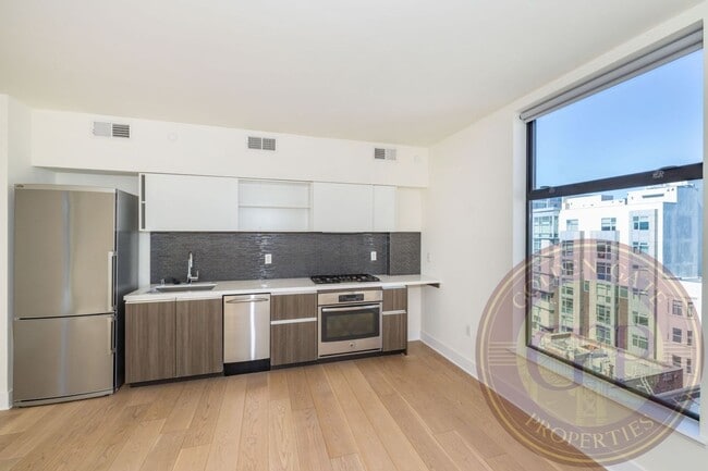 Building Photo - Lower Nob Hill - 2 BR, 1 BA Condo 750 Sq. Ft. - 3D Virtual Tour