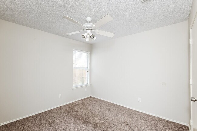 Building Photo - 10244 Cypress Hills Dr