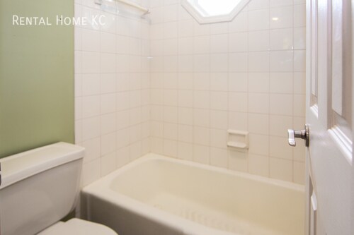 Building Photo - 10509 Ballentine-