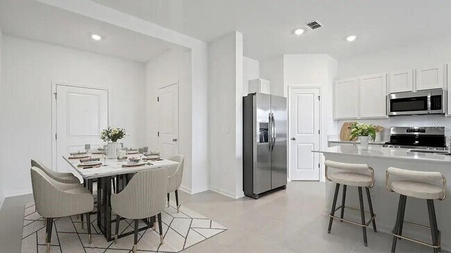 Building Photo - 2975 Maloof Dr