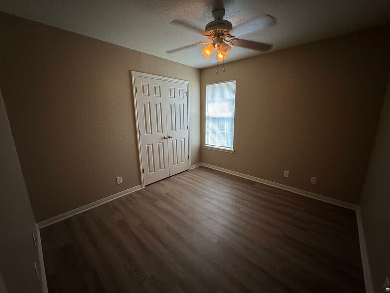 Building Photo - 4802 John David Dr