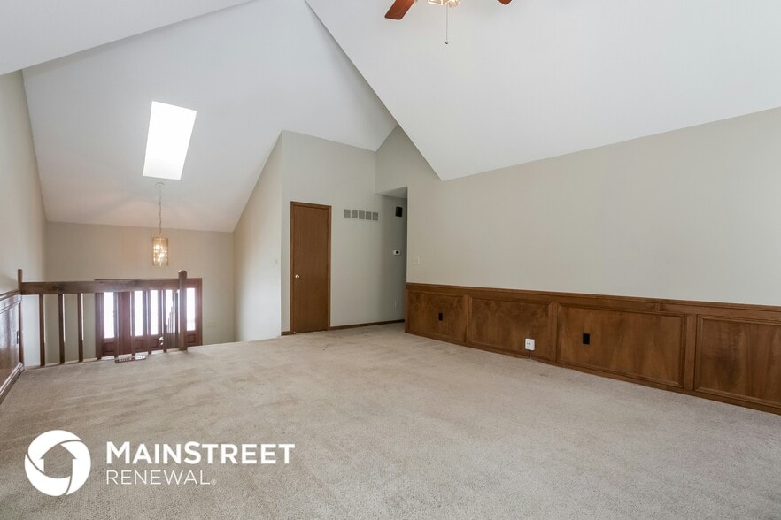 Building Photo - 1732 NE Ridgeview Dr