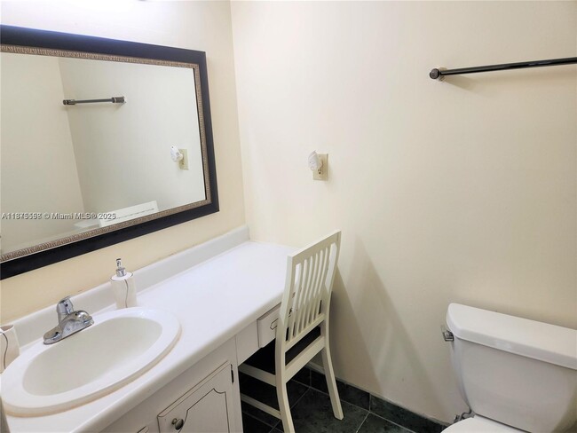 Building Photo - 3375 N Country Club Dr