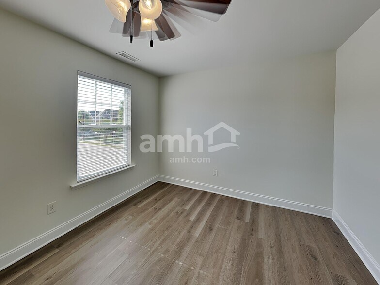 Building Photo - 1001 Haven Ln