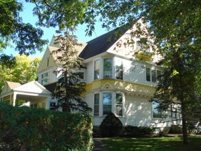 Building Photo - 207 West Ave S