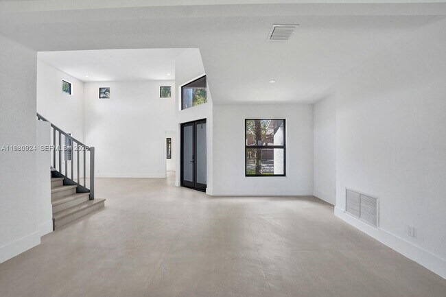 Building Photo - 4100 E Gardenia Ave