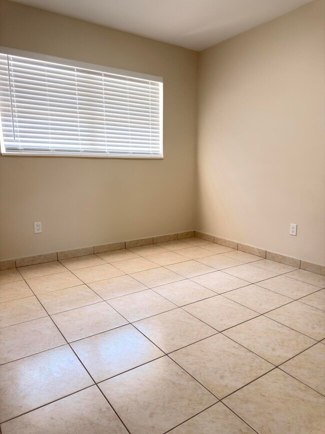 Building Photo - 7500 SW 98th Ct