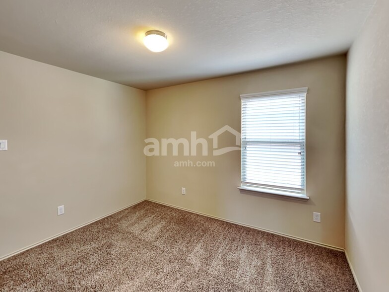 Building Photo - 33217 Wedgewood Dr