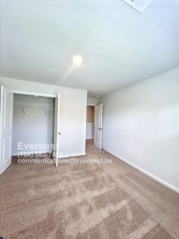 Building Photo - 217 Aniston Ln
