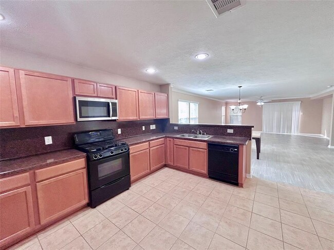 Building Photo - 803 Sweet Flower Dr