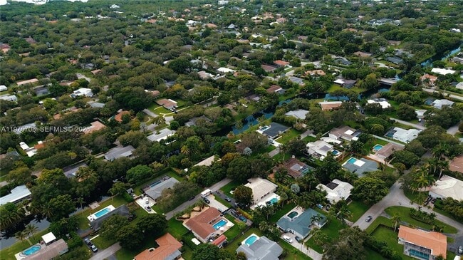 Building Photo - 16550 SW 77th Ct