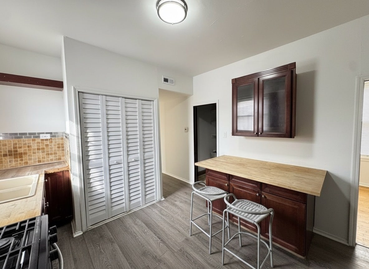 Building Photo - 2908 N Springfield Ave