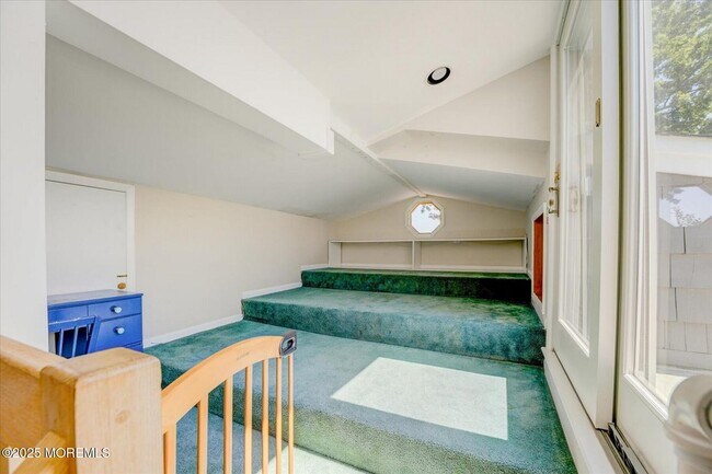 Building Photo - 74 Seneca Pl