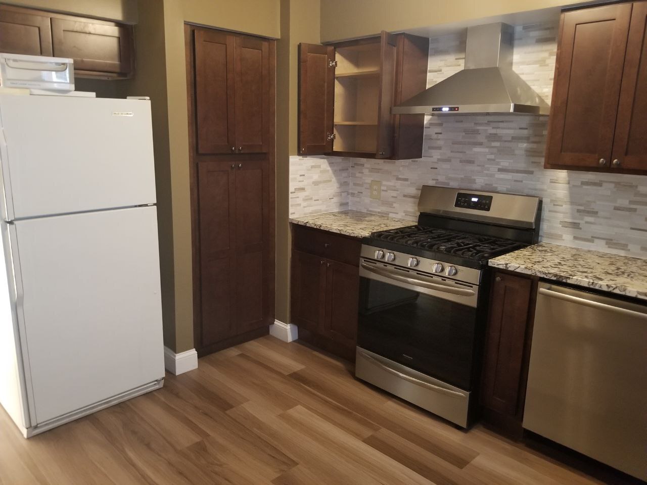 Kitchen - 2945 Warrensville Center Rd