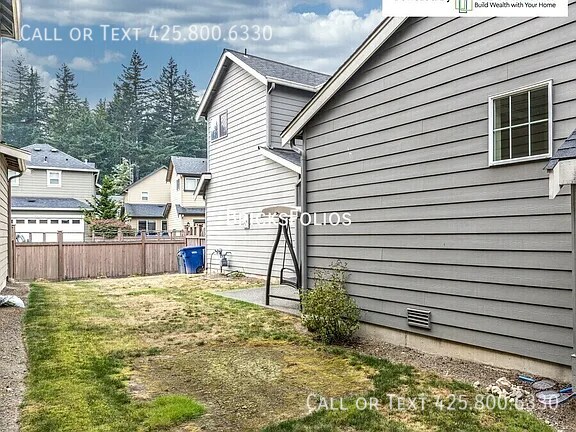 Building Photo - 10251 Eastridge Dr NE