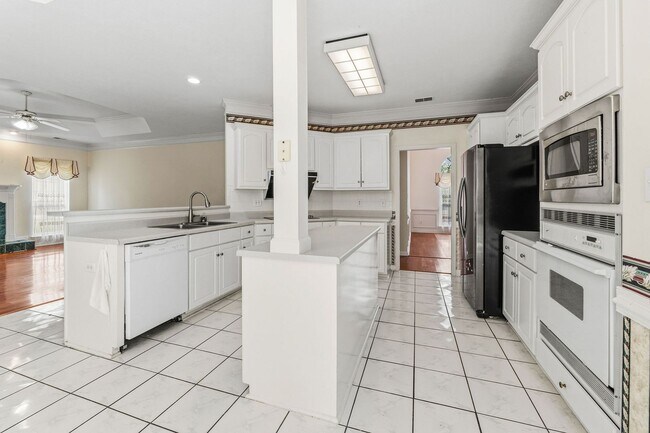 Building Photo - 790 Prairie Ln